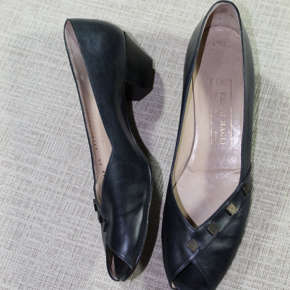 Sesto Meucci Size 9N Navy Blue Leather 1.5" Heels